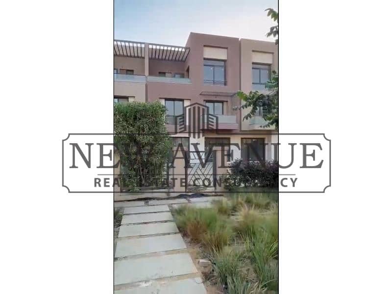 Town house for sale in DISTRICT 5 in the most premium location in the compound view landscape ⁠the villa faces north ⁠open view - ⁠ready to move - Widok 2