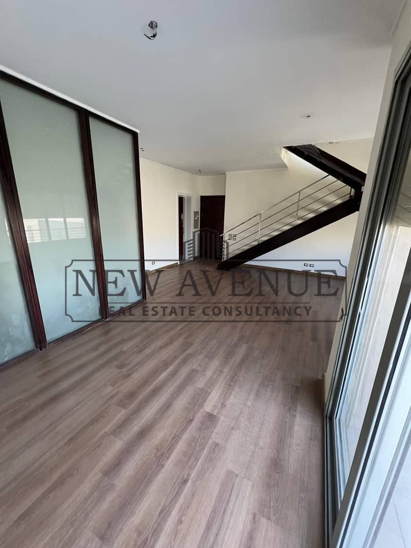 penthouse fully finished with acs ready to move prime location in village gate palm hills - Ansicht 4