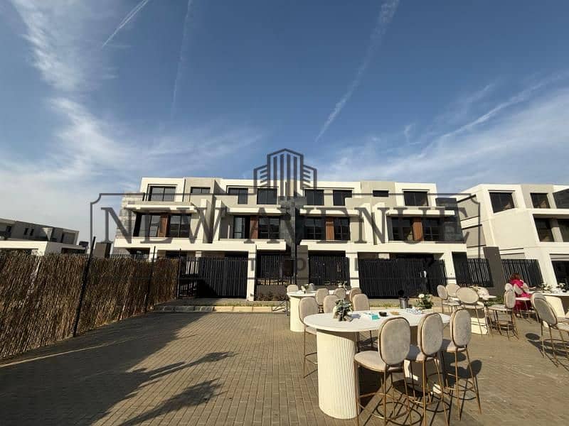 prime twin house for sale at La Vista Patio Town next to AUC - Fully finished Ready to move – další