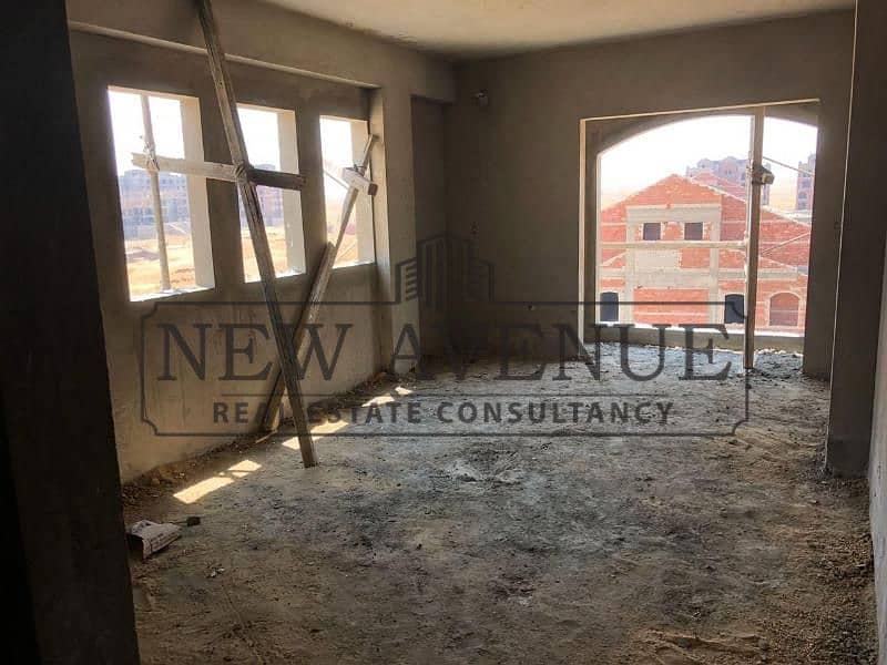 Duplex for sale in Green Square compound Prime location, overlooking town houses Semi 224 m + roof 45 m finished Ready to deliver - Ansicht 4