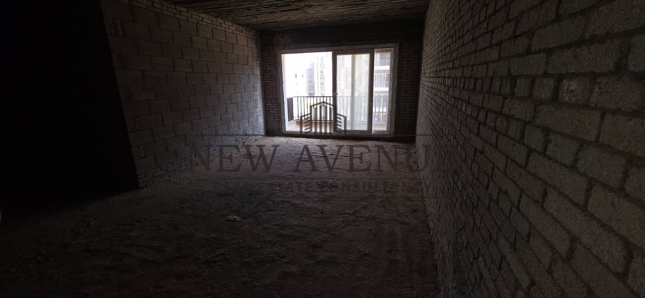 Double view - Ready to move - Very prime location - Typical floor - negotiable price - direct on mid ring road - ready to live - maintenance paid - Widok 4