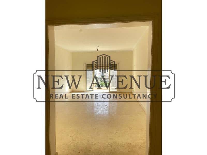 fully finished - with kitchen - ready to move - Master room - Nanny room + Bathroom - prime location 5 mins from rehab- new Cairo - Apartment For sale - Więcej