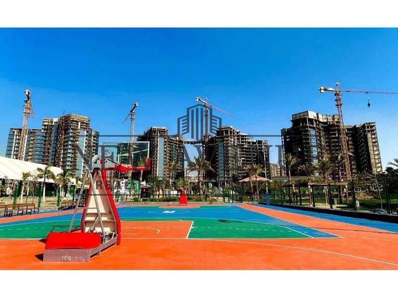 DOWN PAYMENT WITH INSTALLMENTS BEST LOCATION AND TERRACE OVERLOOKING GARDEN SUPER LUX FINISHING WITH AC'S NANNY'S ROOM WITH TOILET APARTMENT FOR SALE - Bild 2