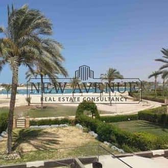 prime location 1st row villa with private pool - open sea view -super lux finishing with furnished and All appliances-furniture are imported-for sale - Mehr