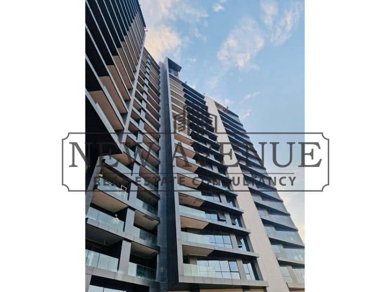 DOWN PAYMENT WITH INSTALLMENTS BEST LOCATION AND TERRACE OVERLOOKING GARDEN SUPER LUX FINISHING WITH AC'S NANNY'S ROOM WITH TOILET APARTMENT FOR SALE - Bild 4