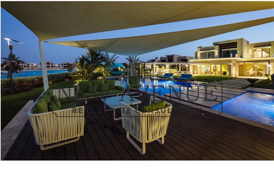 prime location 1st row lagoon view Super lux finishing ready to move Includes all services Nanny's and driver room with toilet standalone for sale – pohled 2