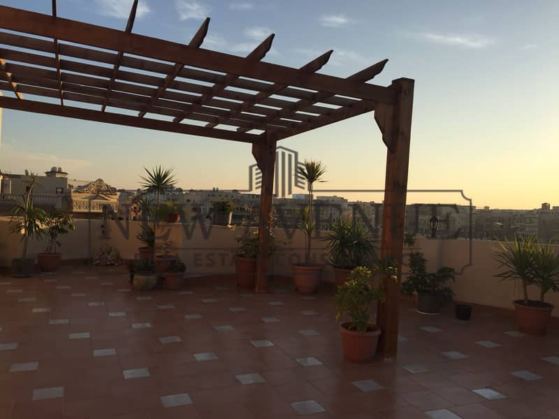 Very prime location open view - double view - overlooking landscape - ready to move and fully finished roof apartment for sale in El Banafseg 7 Villas - Ansicht 4