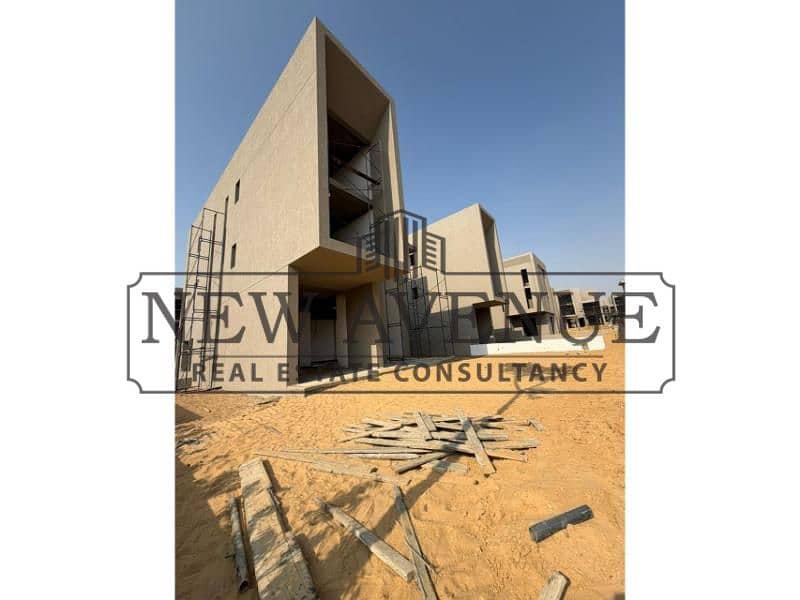 The Waterway Villas in New Cairo is offering a stunning standalone corner unit in a prime location - Ansicht 3