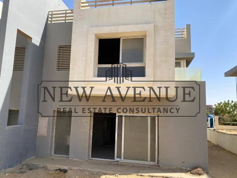 Prime Townhouse Corner for Sale in Hyde Park New Cairo: attractive Price, 5 Bedrooms, Overlooking Landscapes, open view, Semi-finished, Top Spot! - Widok 5