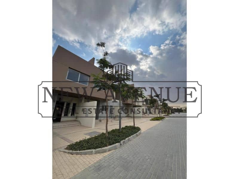 Fully Finished Ultra Modern Townhouse for sale in Palm Parks by Palm Hills, prime location in new extension, 4 bedrooms, ready to move with ACs & kitc - Ansicht 2