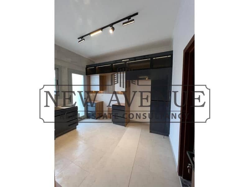 Fully Finished Ultra Modern Townhouse for sale in Palm Parks by Palm Hills, prime location in new extension, 4 bedrooms, ready to move with ACs & kitc - Ansicht 4
