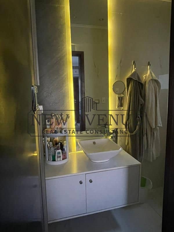 Corner penthouse for sale in Zayed Dunes Sheikh Zayed fully finished with luxurious design 2 bedrooms 3 bathrooms spacious living 80m open roof – pohled 5