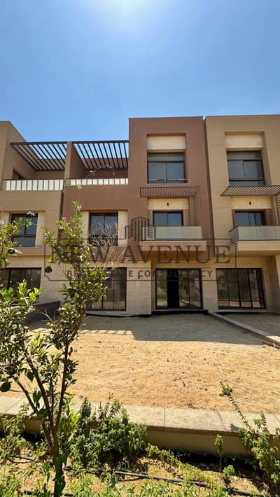4 Bedroom Townhouse for Sale in New Cairo, Cairo - WhatsApp Image 2025-08-26 at 4.18. 38 PM. jpeg 4 Bedroom Townhouse for Sale in New Cairo, Cairo - WhatsApp Image 2025-08-26 at 4.18. 38 PM. jpeg