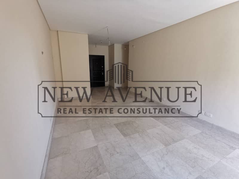 Corner fully finished apartment with garden sale at 90 Avenue New Cairo - Więcej