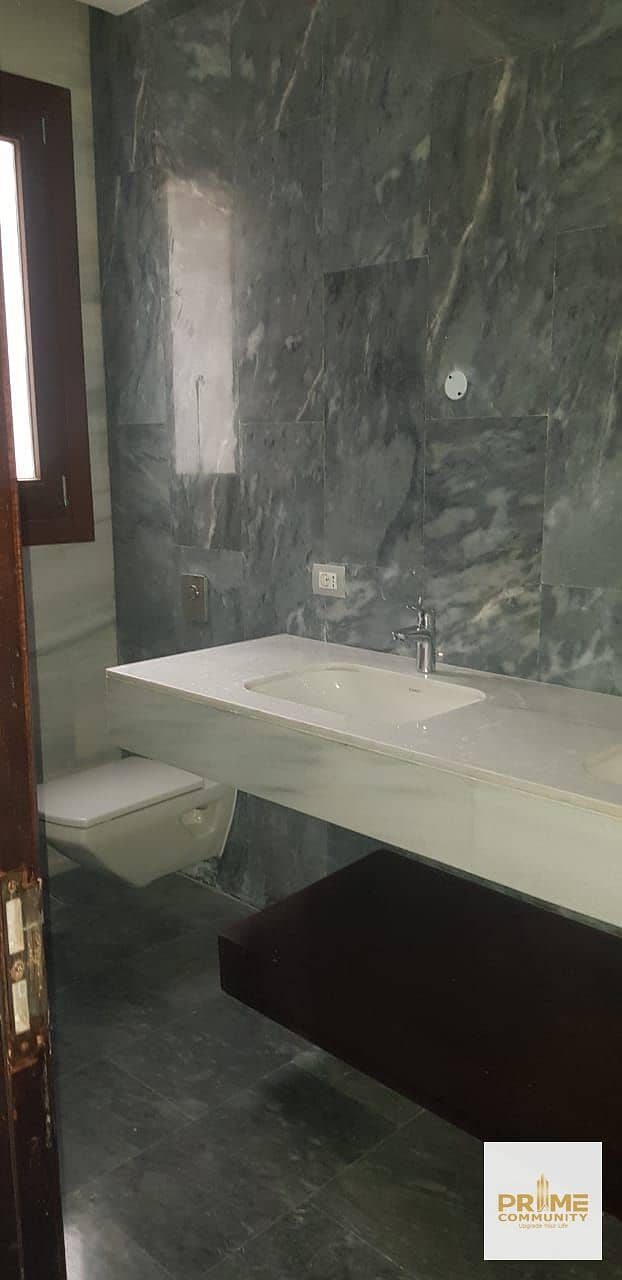 10 d70d7883-da8d-4cbd-827e-354ac32d624e. jpg