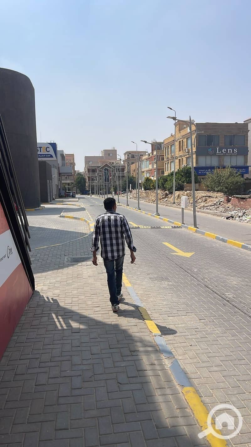 Shop for rent in a prime location near ENI gas station, First Settlement. - Mehr