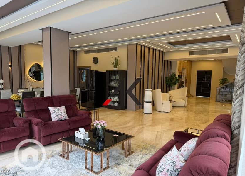Luxury Finished Stand Alone with pool For Sale in Gardenia Springs - New Cairo - Vista 6