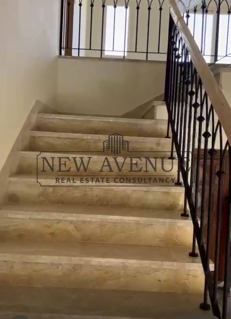standalone villa fully finished ready to move golf view prime location in uptown cairo - el mokattam - Meer