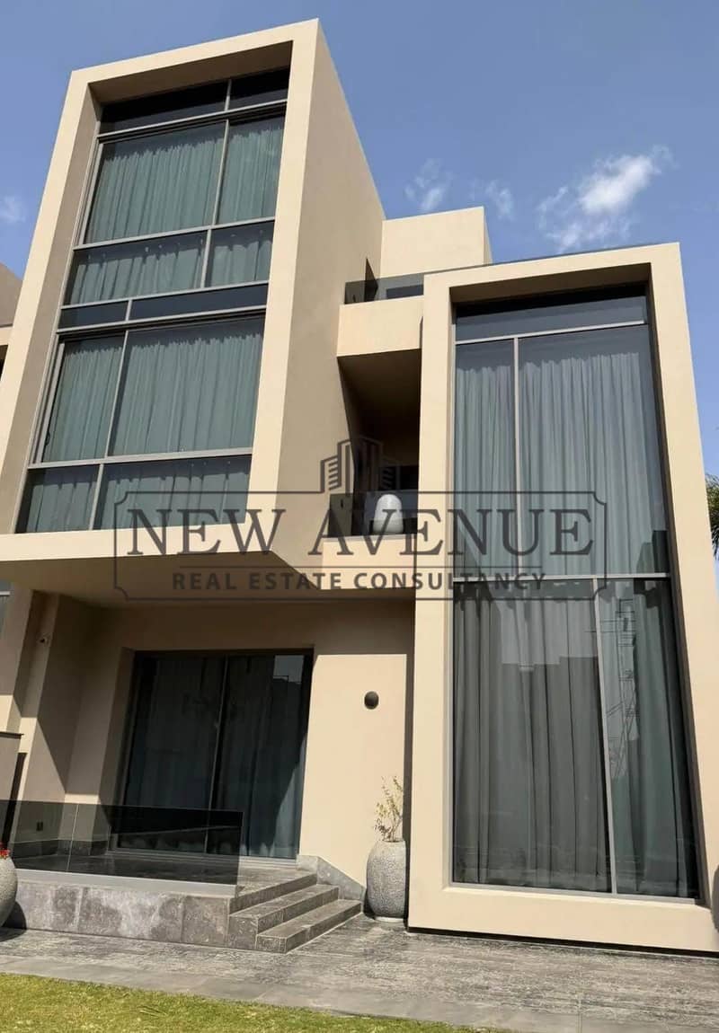 Luxury Stand alone villa bahary with a prime location for sale ready to move at WATERWAY VILLAS new cairo - Ansicht 2
