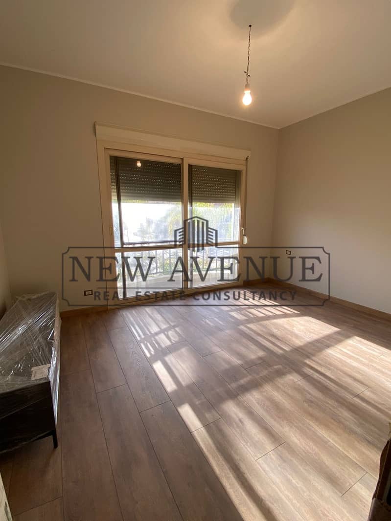 Luxury Standalone Villa for Rent in Patio 5 East Prime Location ultra super lux finishing and Fully Furnished with AC's - ready to move - Ansicht 4