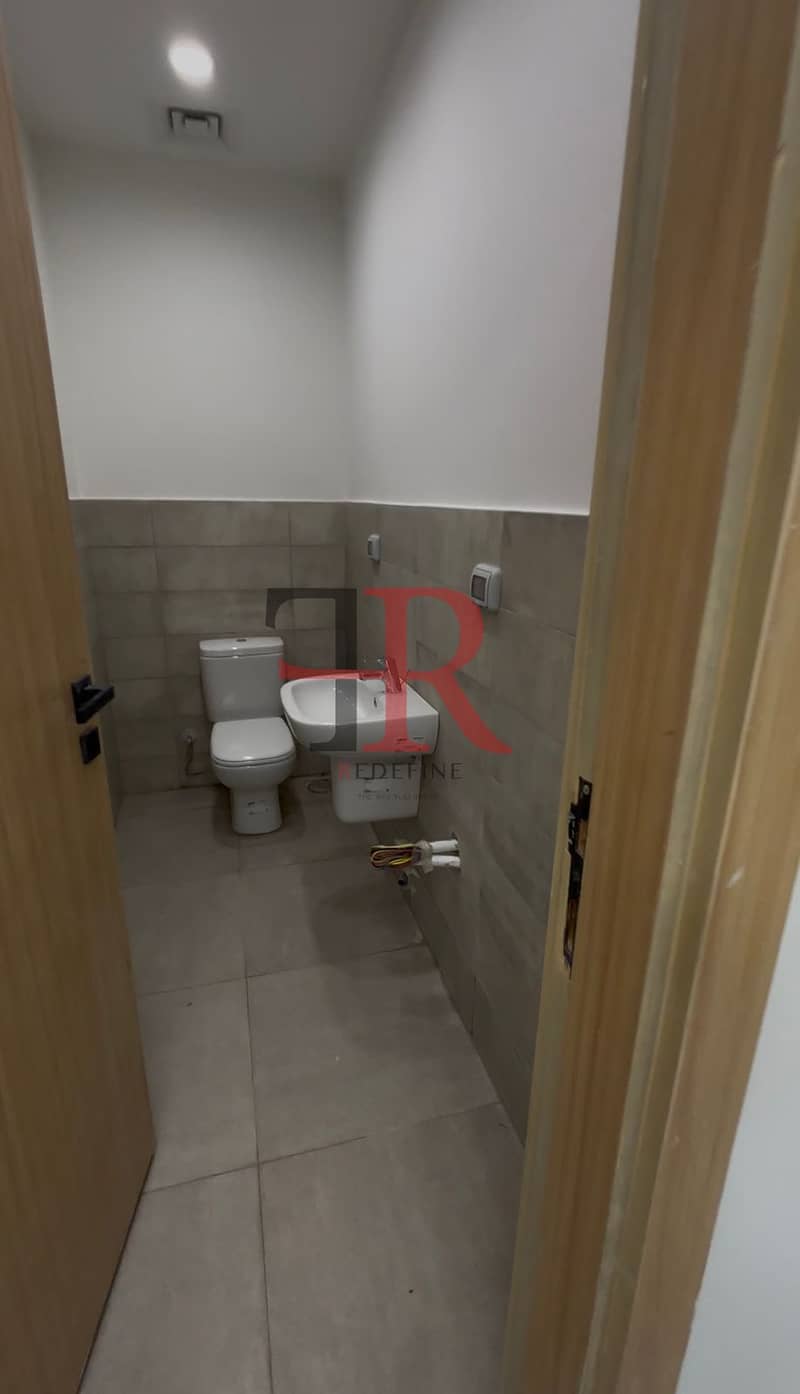 Clinic fully finished available for leasing in three sixty by LMD new cairo - Ansicht 5