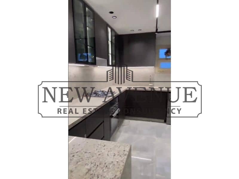 Ready to move fully finished with Kitchen cabinets and appliances facing north and first use 4 min from mivida and southern 90th - Widok 6