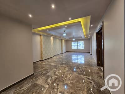 شقة 3 غرف نوم للايجار في سموحة، الإسكندرية - IMG-20260414-WA0065. jpg