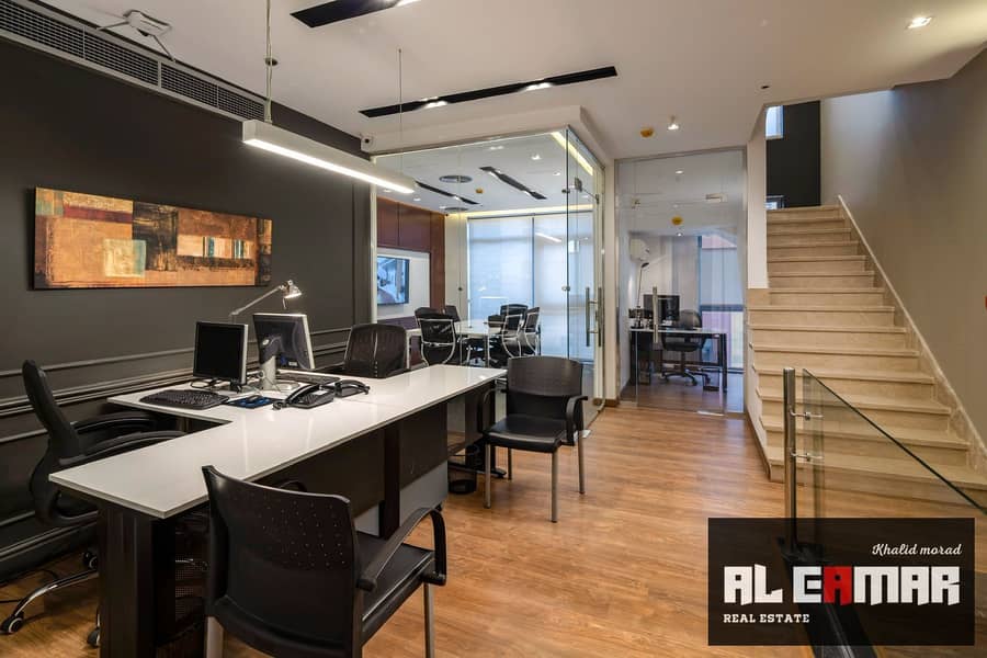 Office building for sale, ideal for investors or as a headquarters for a large company. - Mehr