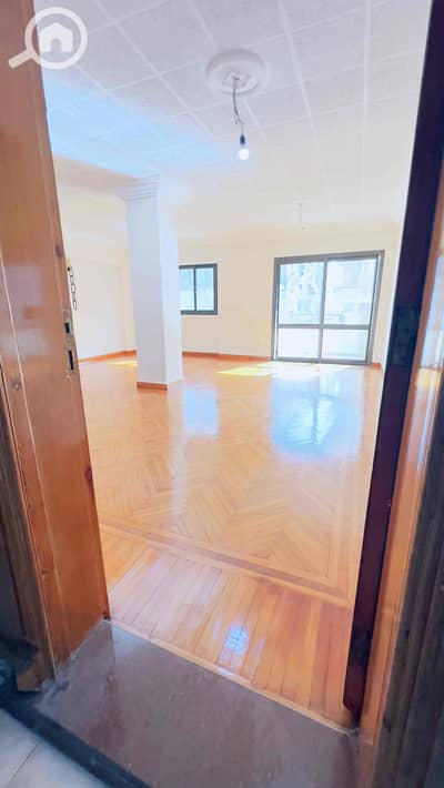 فلیٹ 3 غرف نوم للايجار في لوران، الإسكندرية - 7c0d2c61-c68f-4baa-80c3-58031ceee0fc. jpg