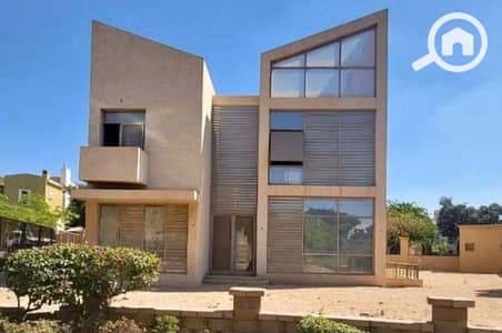 5 Bedroom Villa for Sale in Sheikh Zayed, Giza - Screenshot_20260415_210623_Gallery. jpg