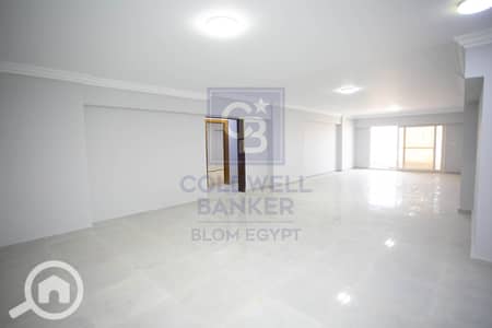 شقة 4 غرف نوم للايجار في سموحة، الإسكندرية - 22. jpg