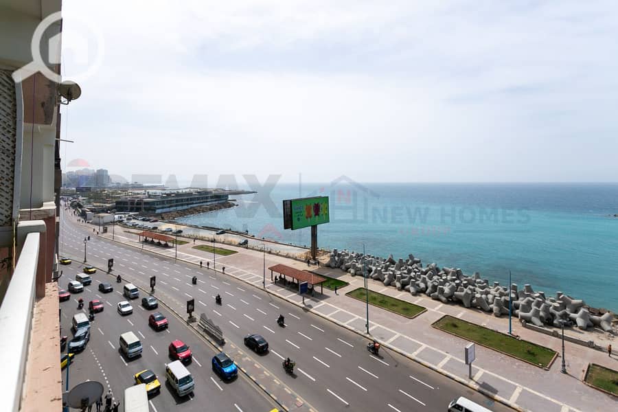 Apartment for sale 135 m Lorient (directly on the sea) – pohled 2