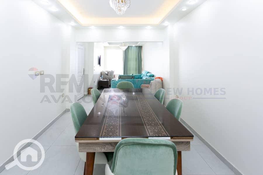 Apartment for sale 135 m Lorient (directly on the sea) – pohled 5