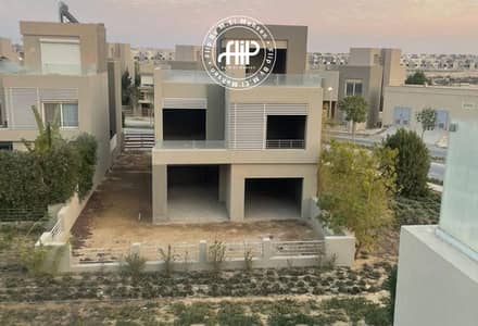 3 Bedroom Townhouse for Sale in 6th of October, Giza - 828afcd7-560f-4319-a8c5-a3bc6db78157. jpg