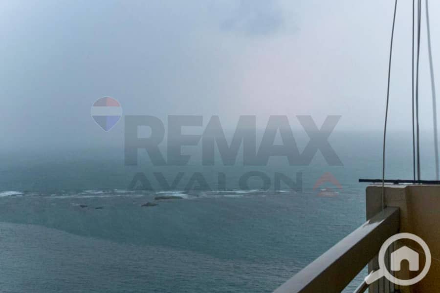 Apartment for sale in Al-Mandara (steps from the sea - side sea view) - Widok 2