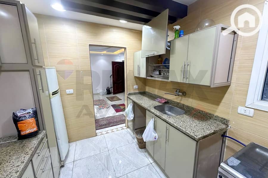 Apartment for sale in Al-Mandara (steps from the sea - side sea view) - Widok 5