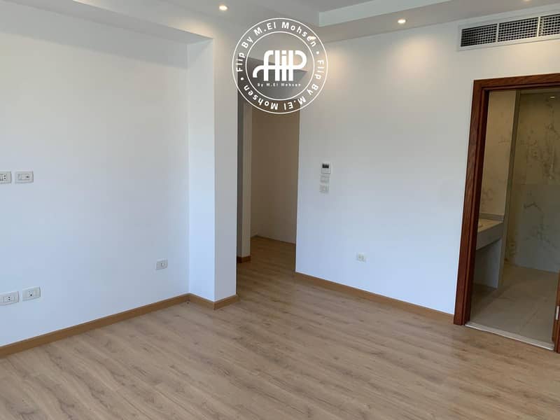 City Villa For Sale In Westown Fully Finished - Mehr