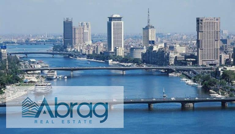 4 214-130005-afire-devours-green-spaces-nile-corniche-cairo_700x400. jpg