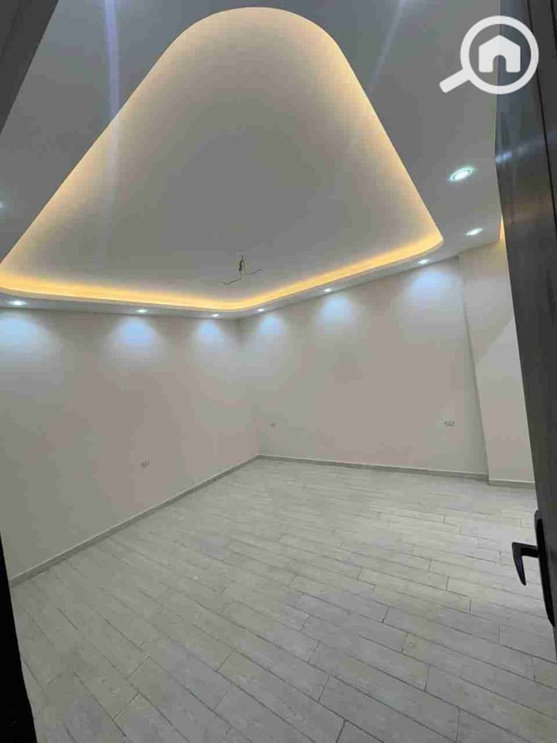 A property for sale in 6th of October, the second district, full floor area with a balcony. - Ansicht 5