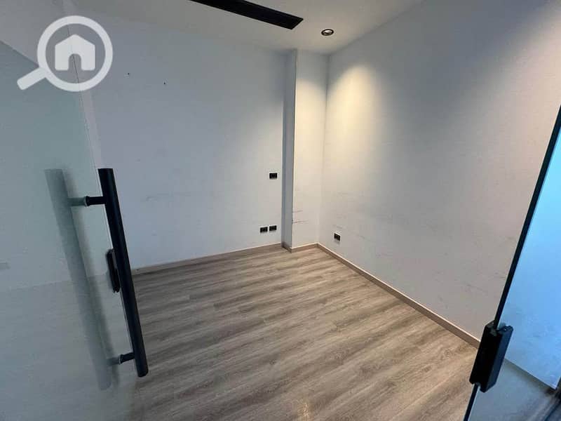 Office Space Available For Immediate Occupancy in The Portal Mall – pohled 4