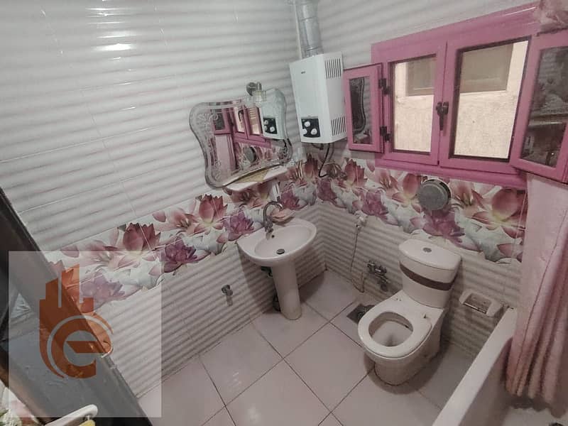 12 ba07d75f-269d-4e76-94a8-7440c64ce090. jpg