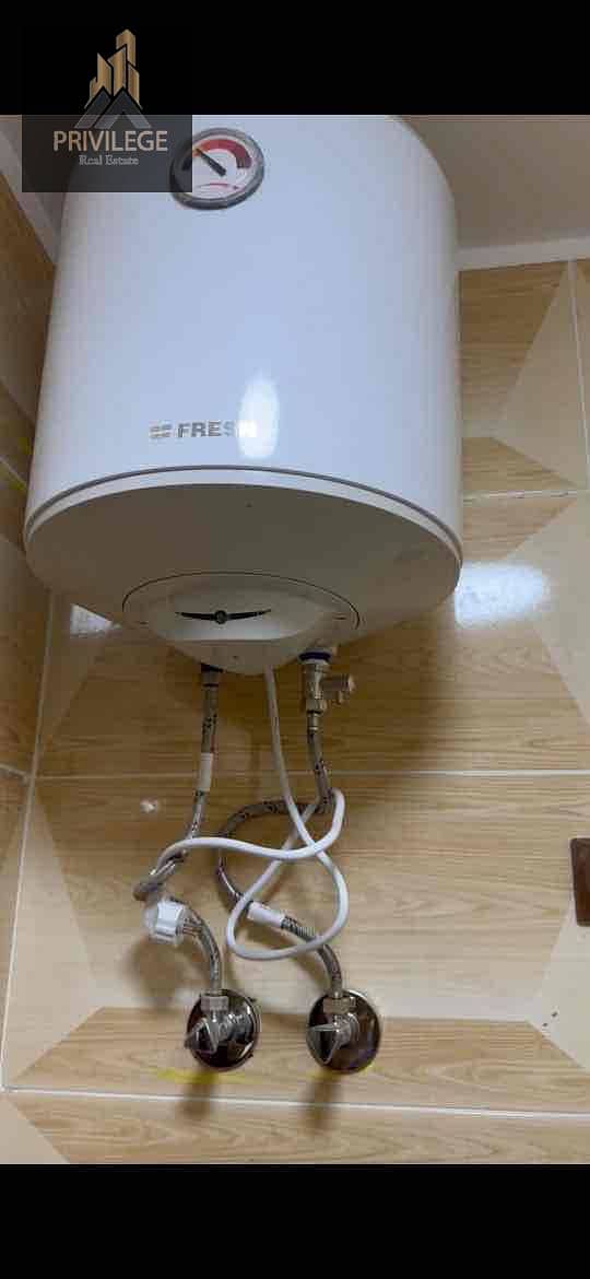 4 9c2c8ebc-3f7c-4521-bd99-3fa8998bdc02. jpg