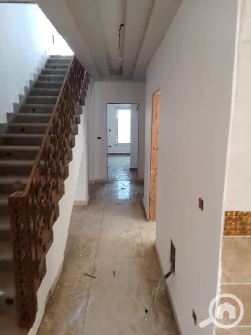 Resale penthouse with roof for sale, immediate delivery, fully finished, in Chillout Park by Mountain View, October. – pohled 3