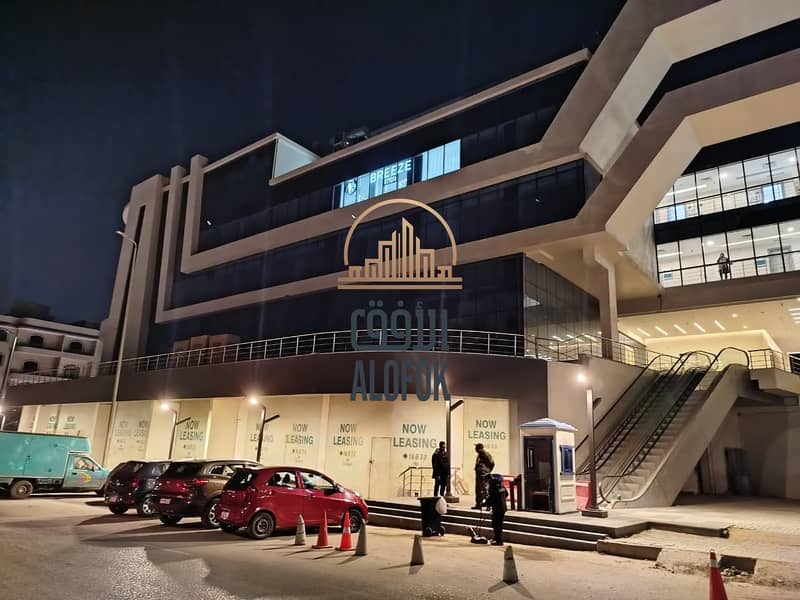 92 sqm ground floor shop in OZONE near main entrance – ready delivery with flexible installment plan – další