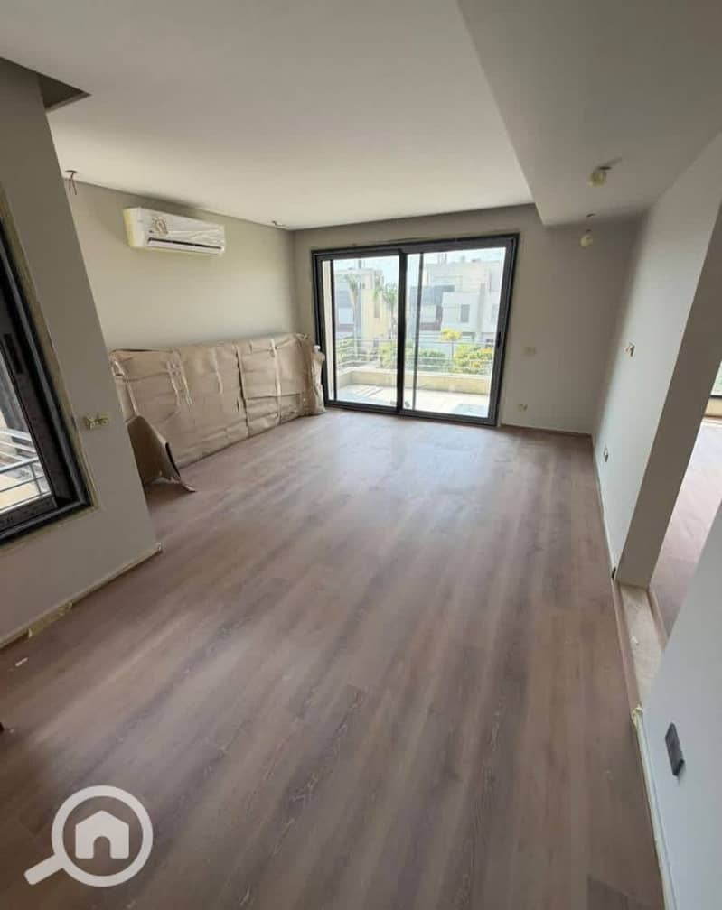 Apartment for sale in a prime location overlooking the landscape in Terrace El Sheikh Zayed compound, next to Arkan Mall. - Ansicht 4