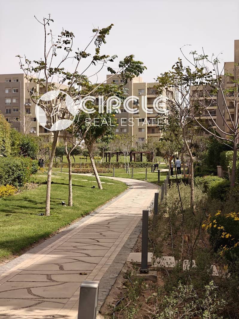 Garden View Ultra Lux Finishing 121m Apartment For Sale In The Square Compound 5th Settlement New Cairo - Widok 3