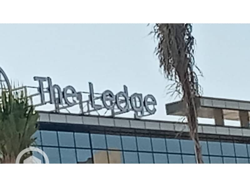 Office 77 m with installments | prime location | for sale at The Ledge Mall – New Cairo, directly behind the American University in Cairo (AUC) - Ansicht 3