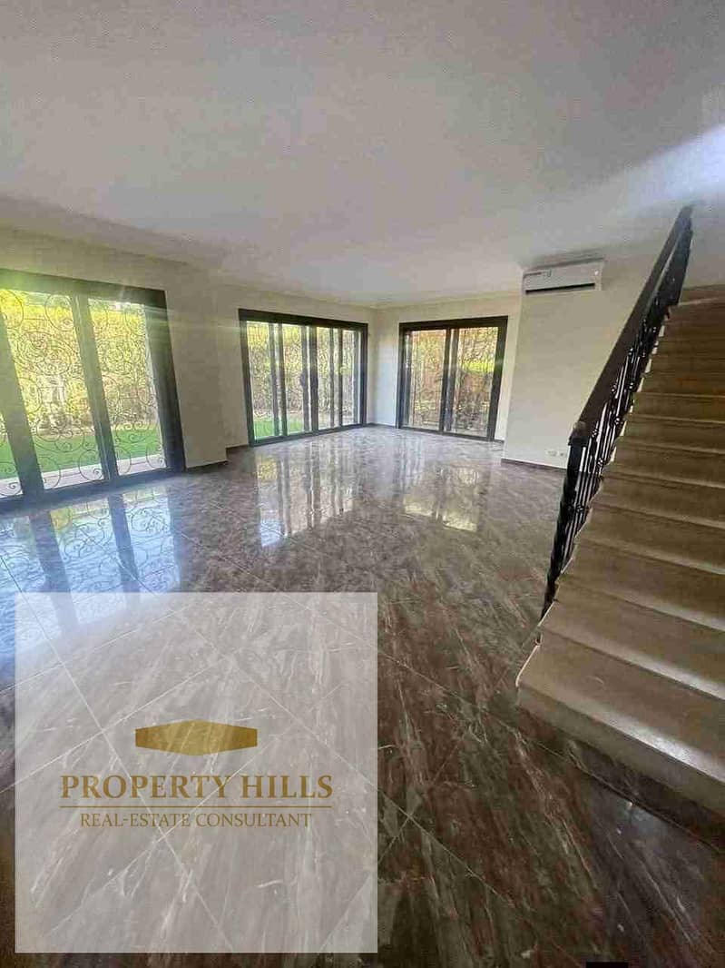 Sea view villa for sale in Al-Shorouk, ready for immediate occupancy. - Więcej