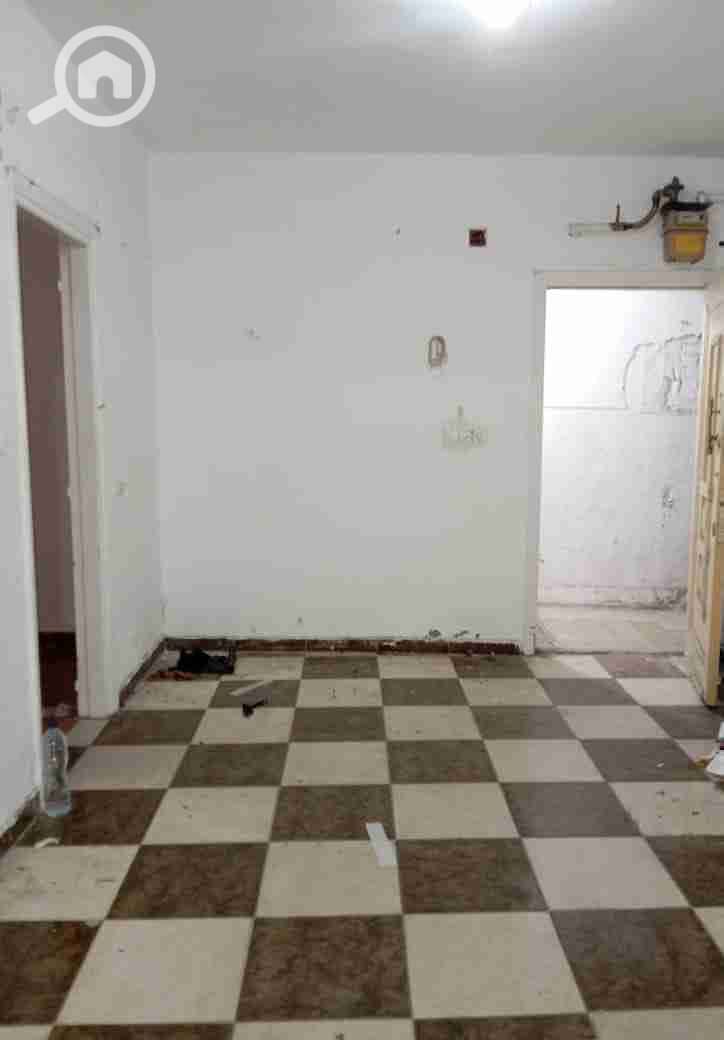 A real opportunity that will not and cannot be repeated. Ground floor apartment for rent for lovers of Cleopatra, directly on the tram, suitable for all purposes. . . etc. – pohled 3