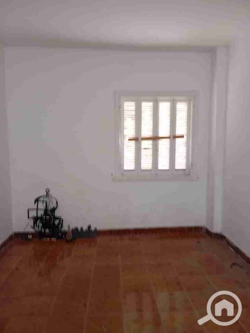 A real opportunity that will not and cannot be repeated. Ground floor apartment for rent for lovers of Cleopatra, directly on the tram, suitable for all purposes. . . etc. – pohled 5